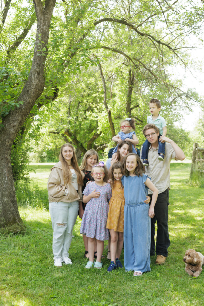 0GDFZHCc6hrR-Family_061123_0234