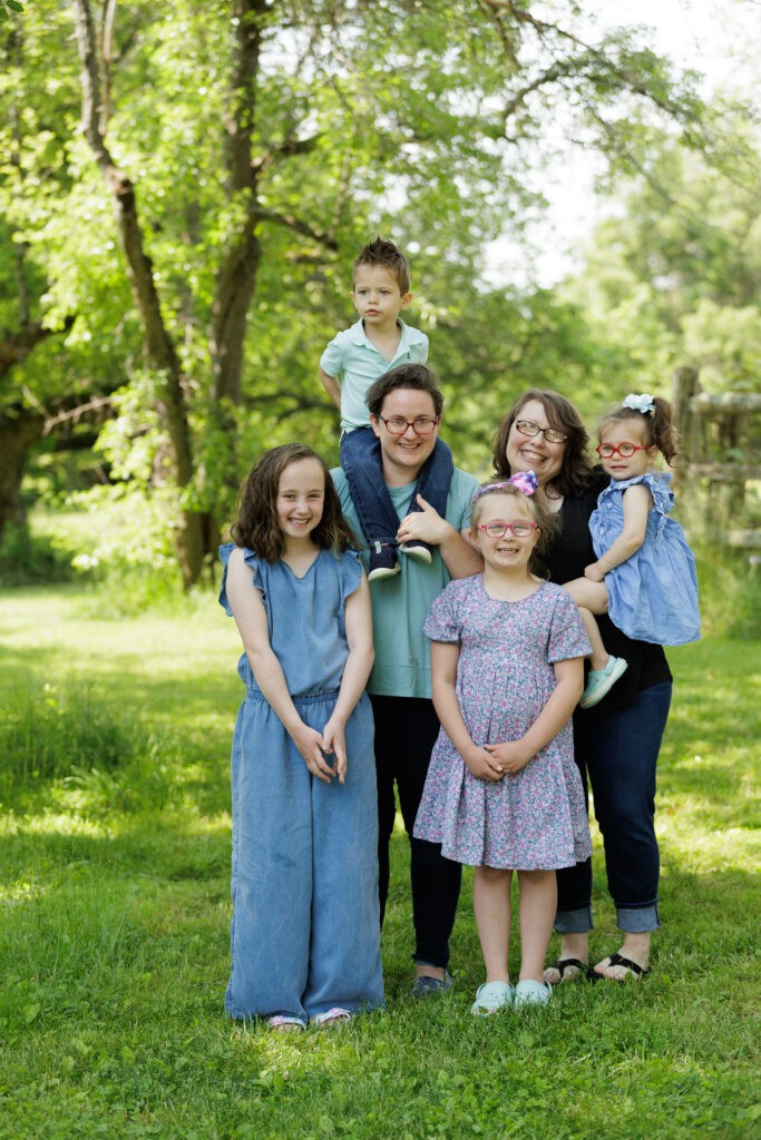 5bK4VG93tD45-Family_061123_0111