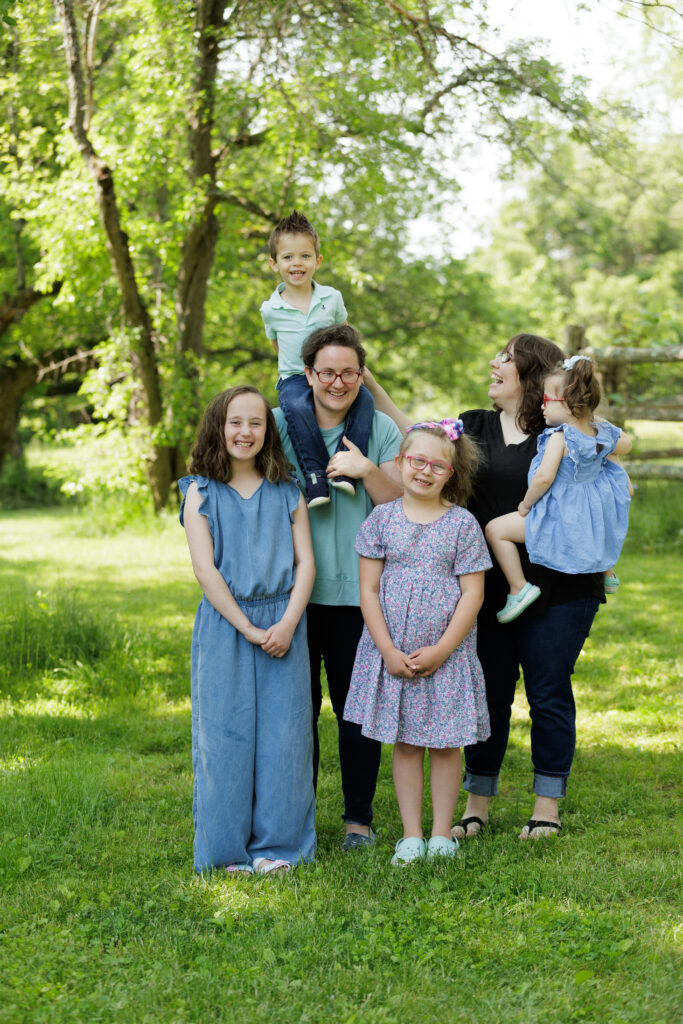 FmshHfMdhVVy-Family_061123_0117