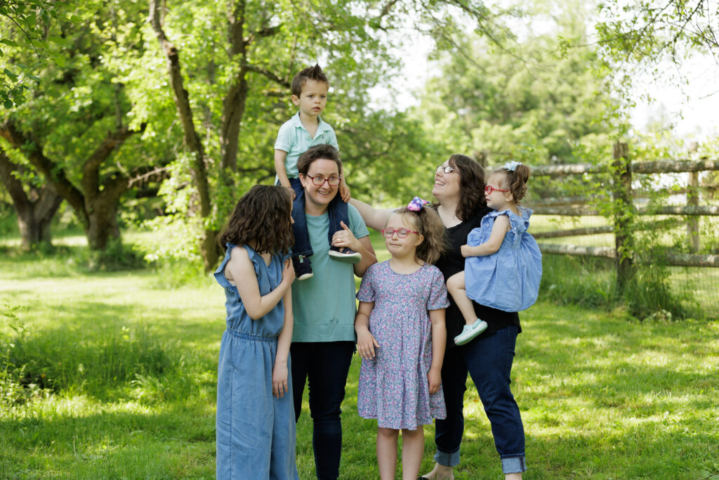 Oo3i3TPS6duP-Family_061123_0099
