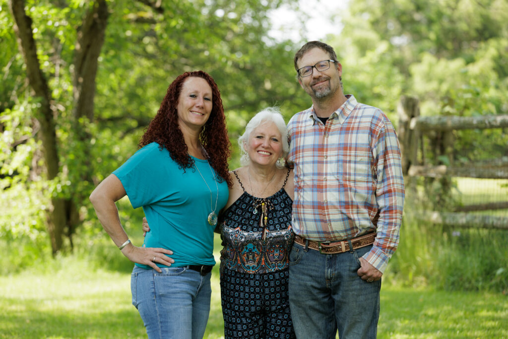 QSc2ObwtK6Ew-Family_061123_0070
