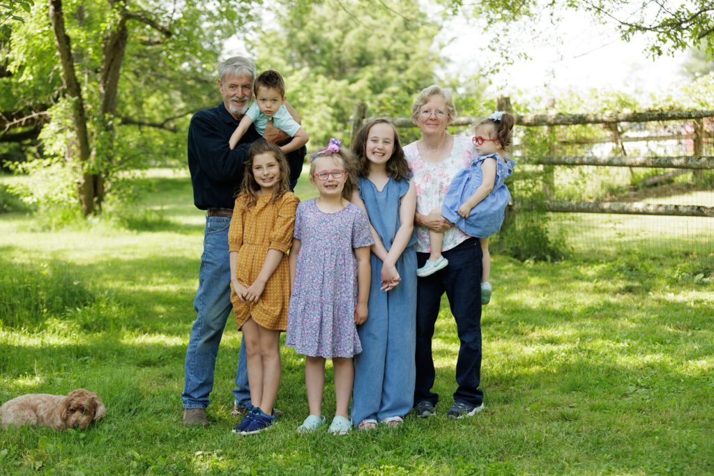 UGUG8vYEwcSR-Family_061123_0137