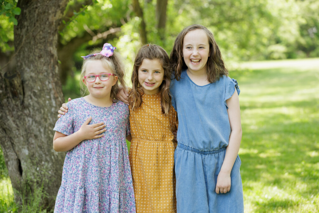 UxTnKNNFTFRb-Family_061123_0251
