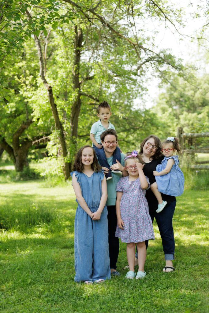 VKO3hgbpy442-Family_061123_0107