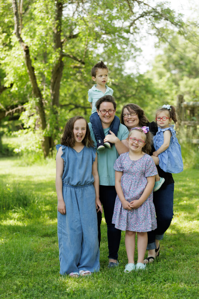 VRcipkAQH0VX-Family_061123_0115