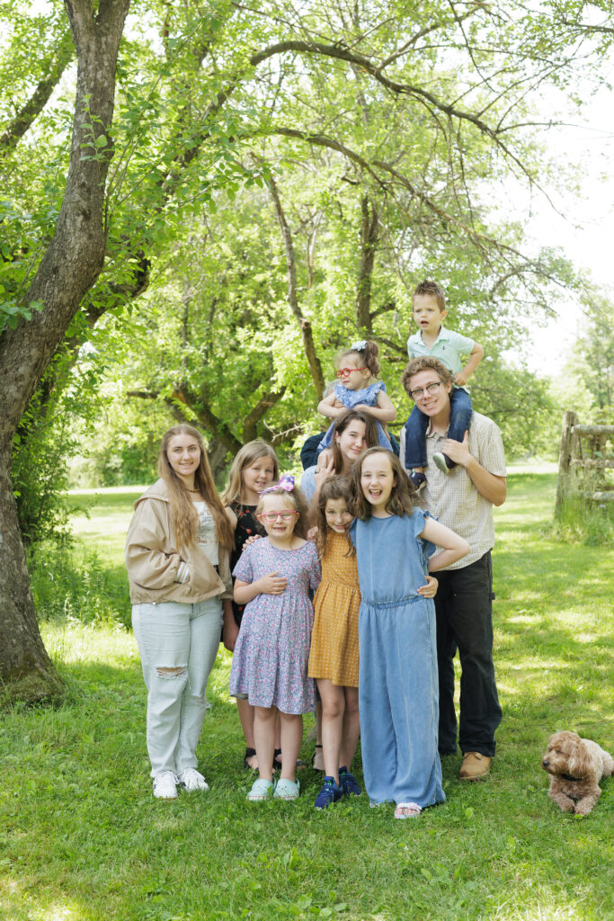Ws6yXHIRoqmD-Family_061123_0235