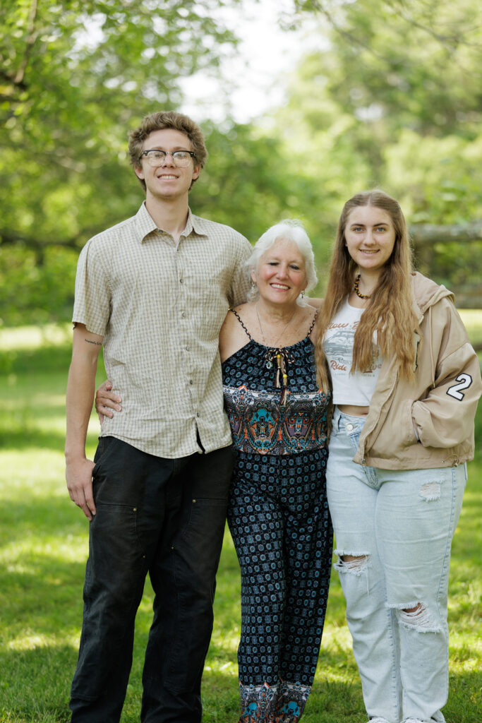 XvCHQ4nSBr69-Family_061123_0087