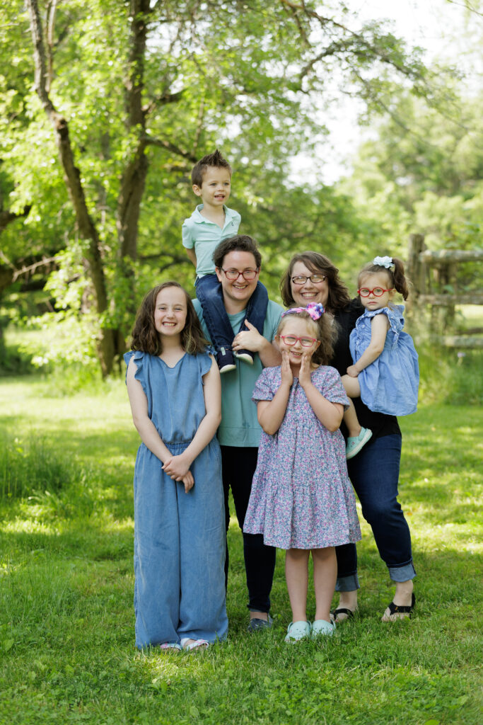 cMzBj5uJBXBt-Family_061123_0118