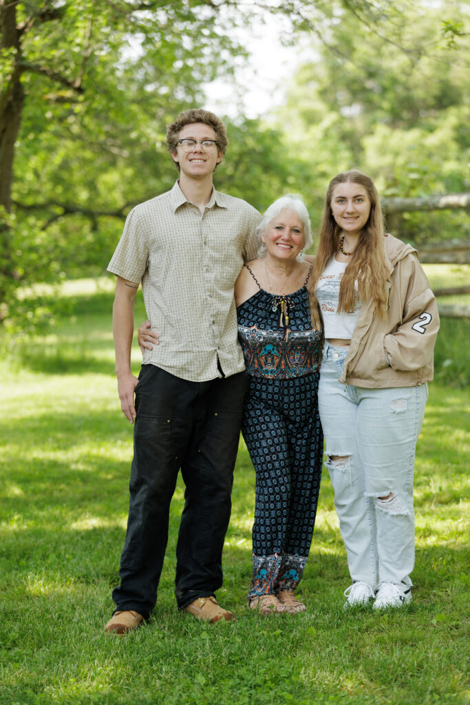 o2rhR7U2QuA3-Family_061123_0086