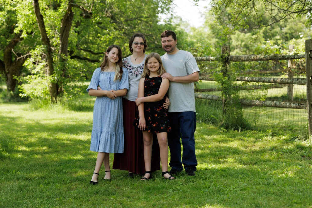 orqTEY3YgIIK-Family_061123_0050