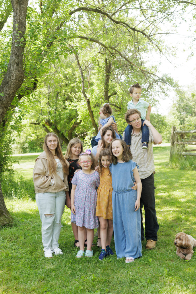 qlDwuHvsYkWm-Family_061123_0236