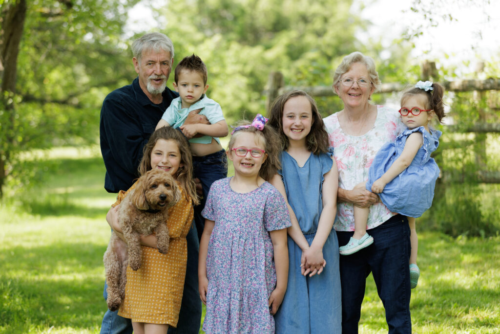 tRsD2MJZJfp2-Family_061123_0143
