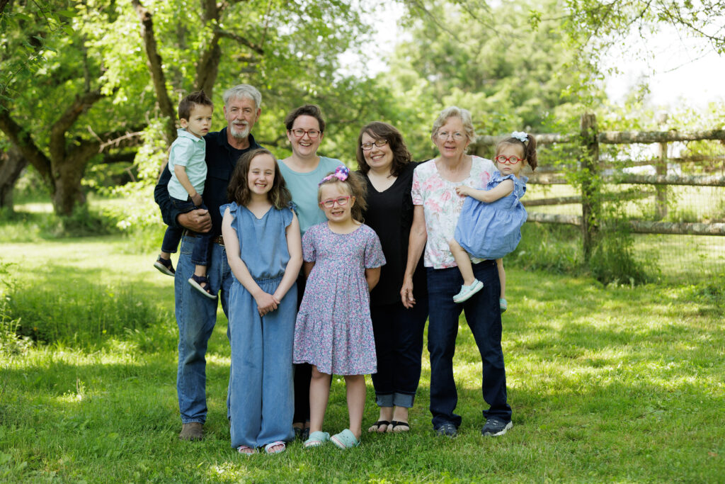 tg2sEzvqIxLC-Family_061123_0130