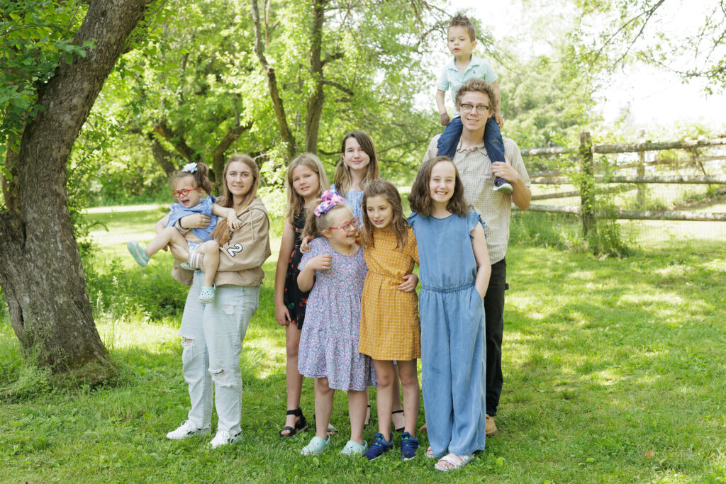 vgDfo7Nefer7-Family_061123_0228