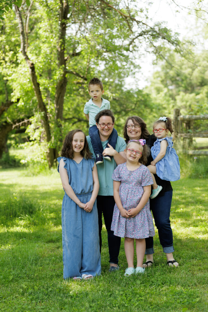 wA8Cj5umOfDO-Family_061123_0116