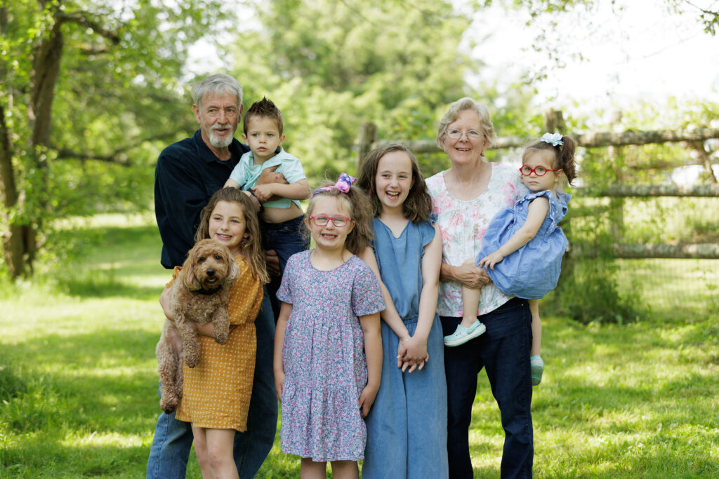 yHe2FStiCBhC-Family_061123_0141